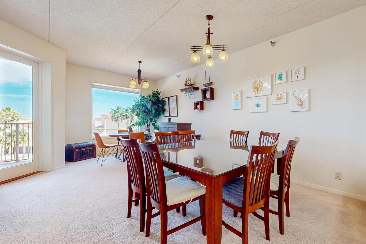 Palm Frond Sanctuary, Unit 302 Apartment