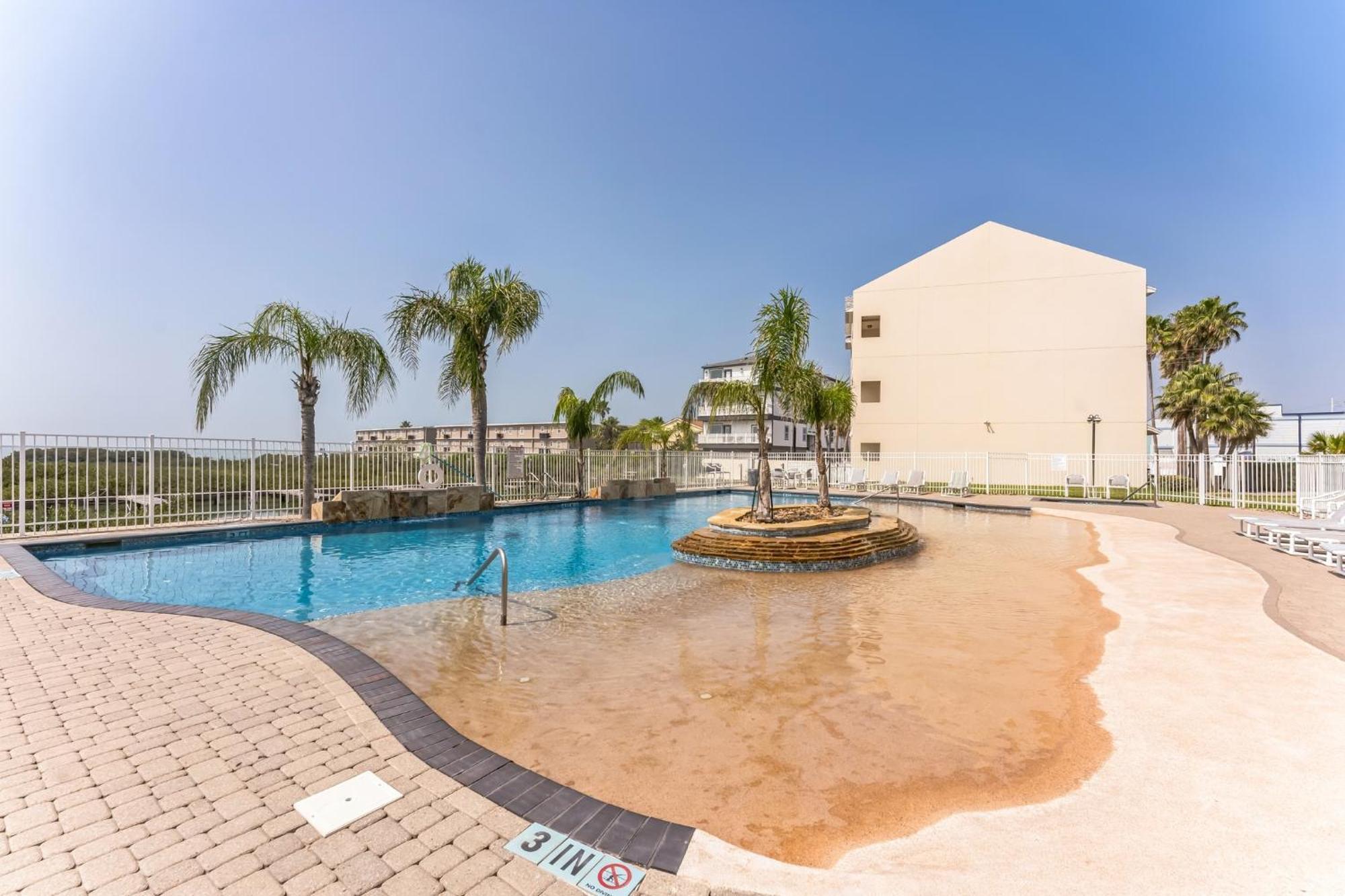 Island Paradise - Ocean View And Pool Access *