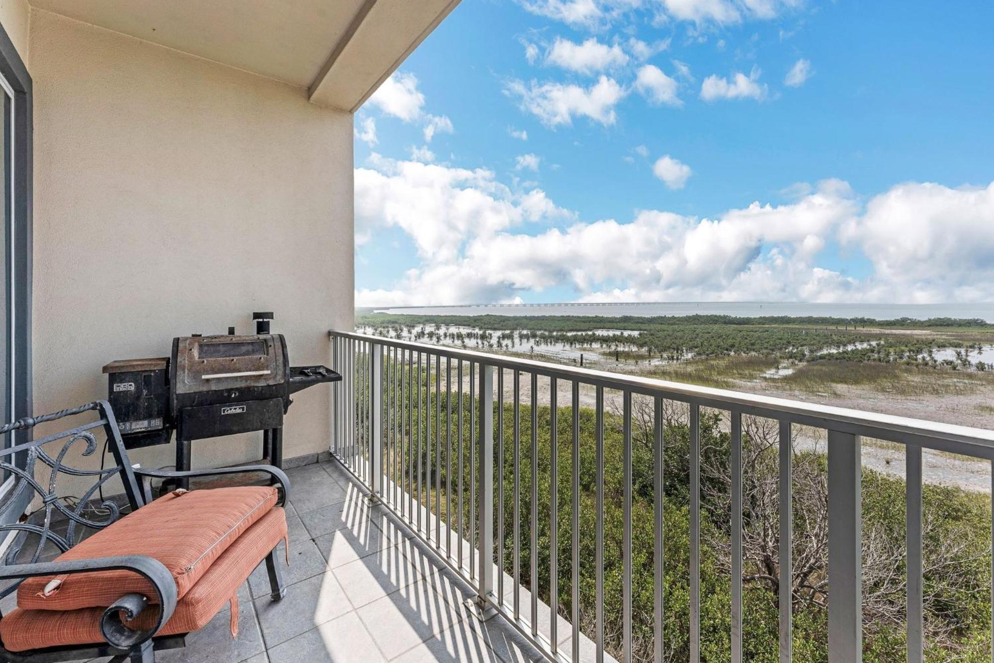 Island Paradise - Ocean View And Pool Access * South Padre Island