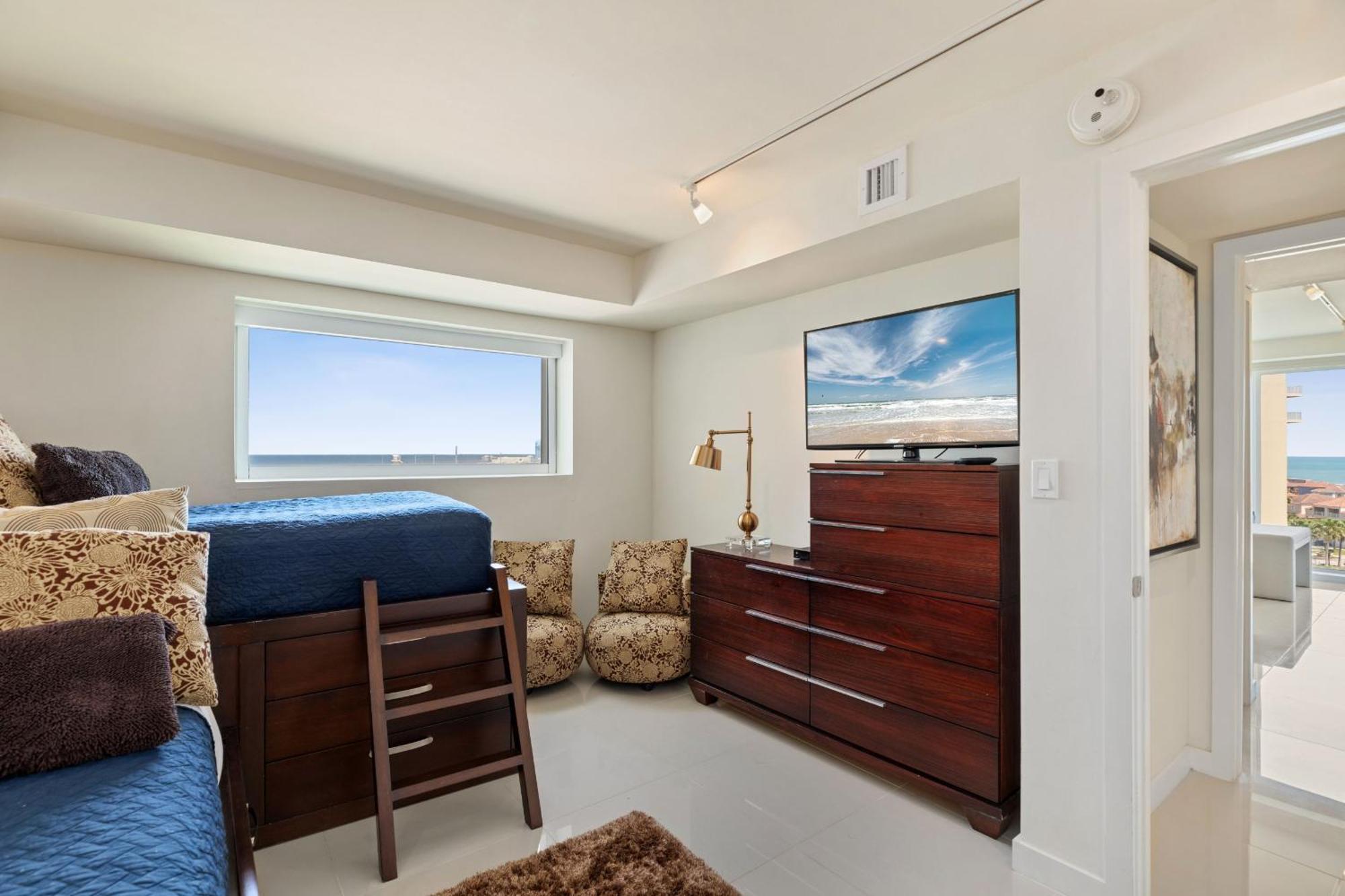 Apartment Modern With Ocean View Private Balcony