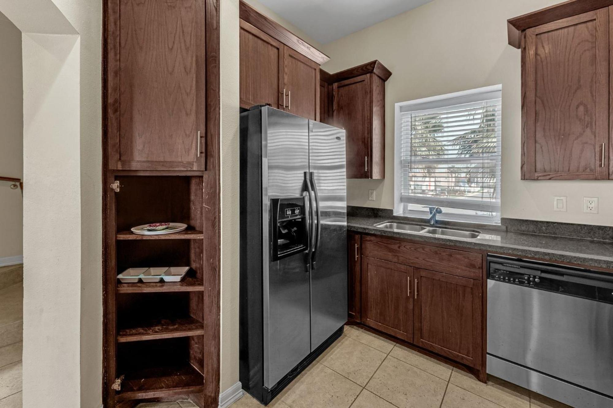 Island Paradise - Ocean View And Pool Access Apartment