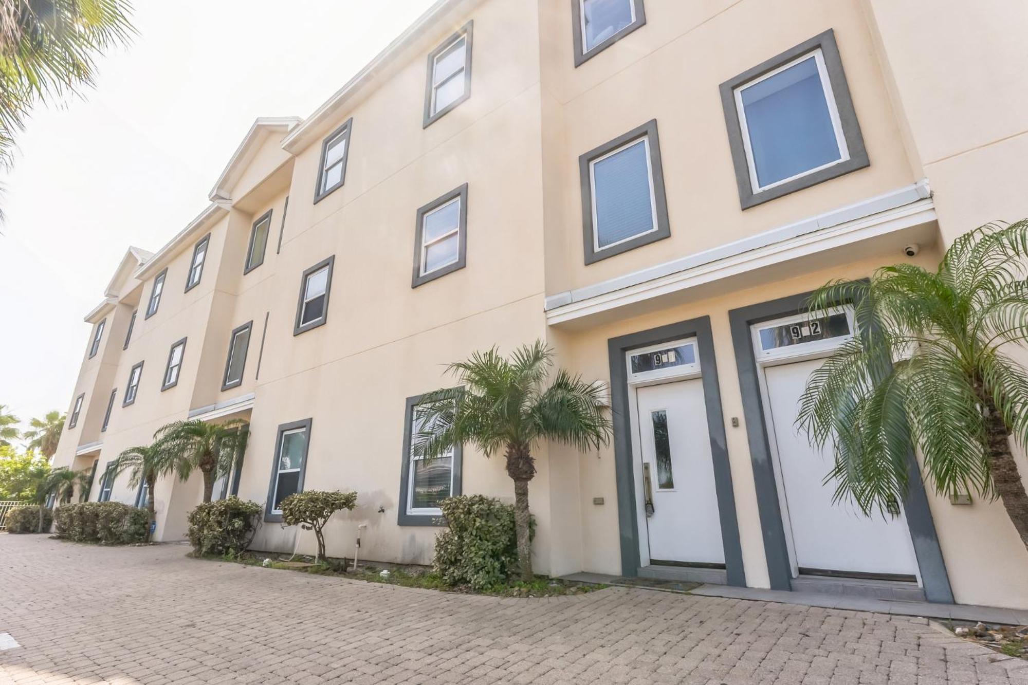 Apartment Island Paradise - Ocean View And Pool Access
