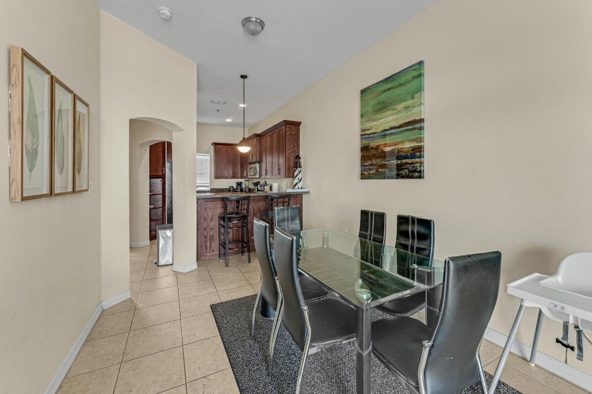 Island Paradise - Ocean View And Pool Access Apartment
