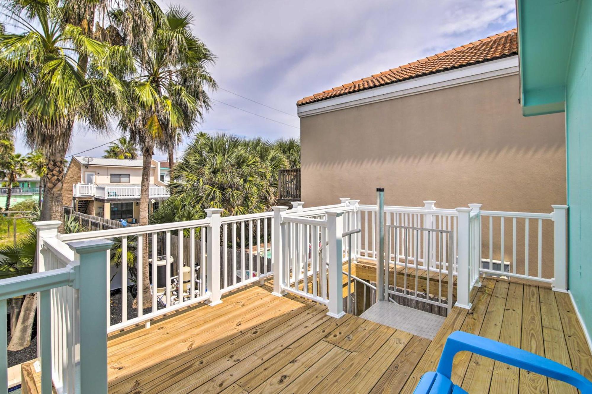 With Pool And Hot Tub Less Than 1 Block To Beach! *