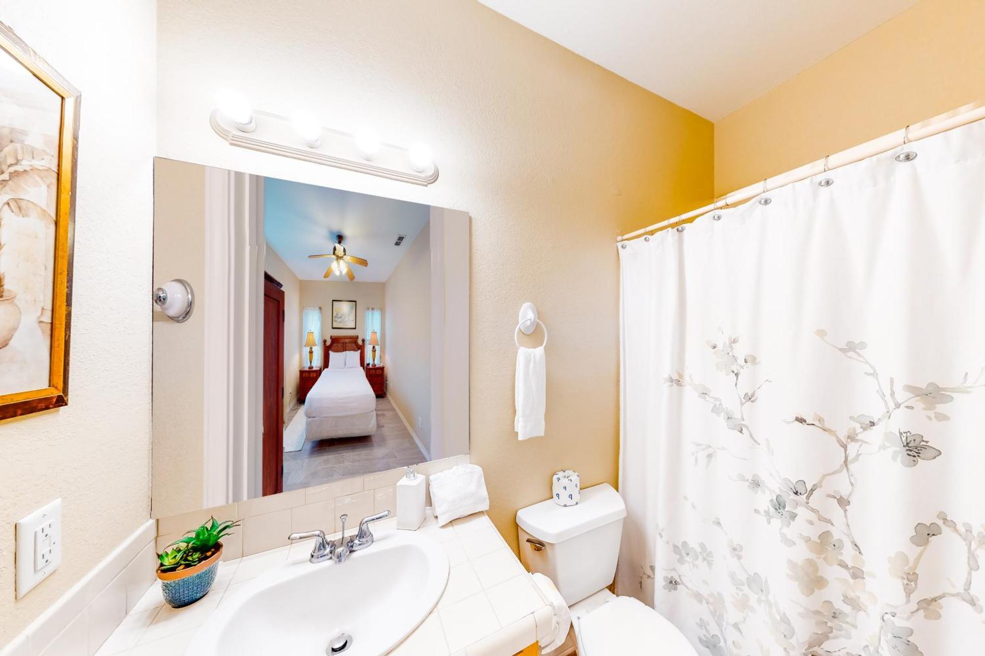 Marlin Street C Apartment *