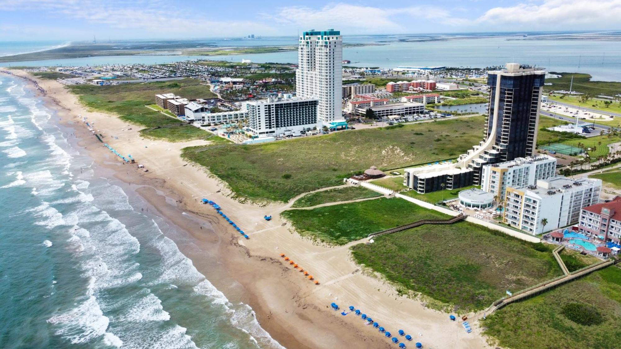 Peninsula Island & - Beachfront At Hotel 4*