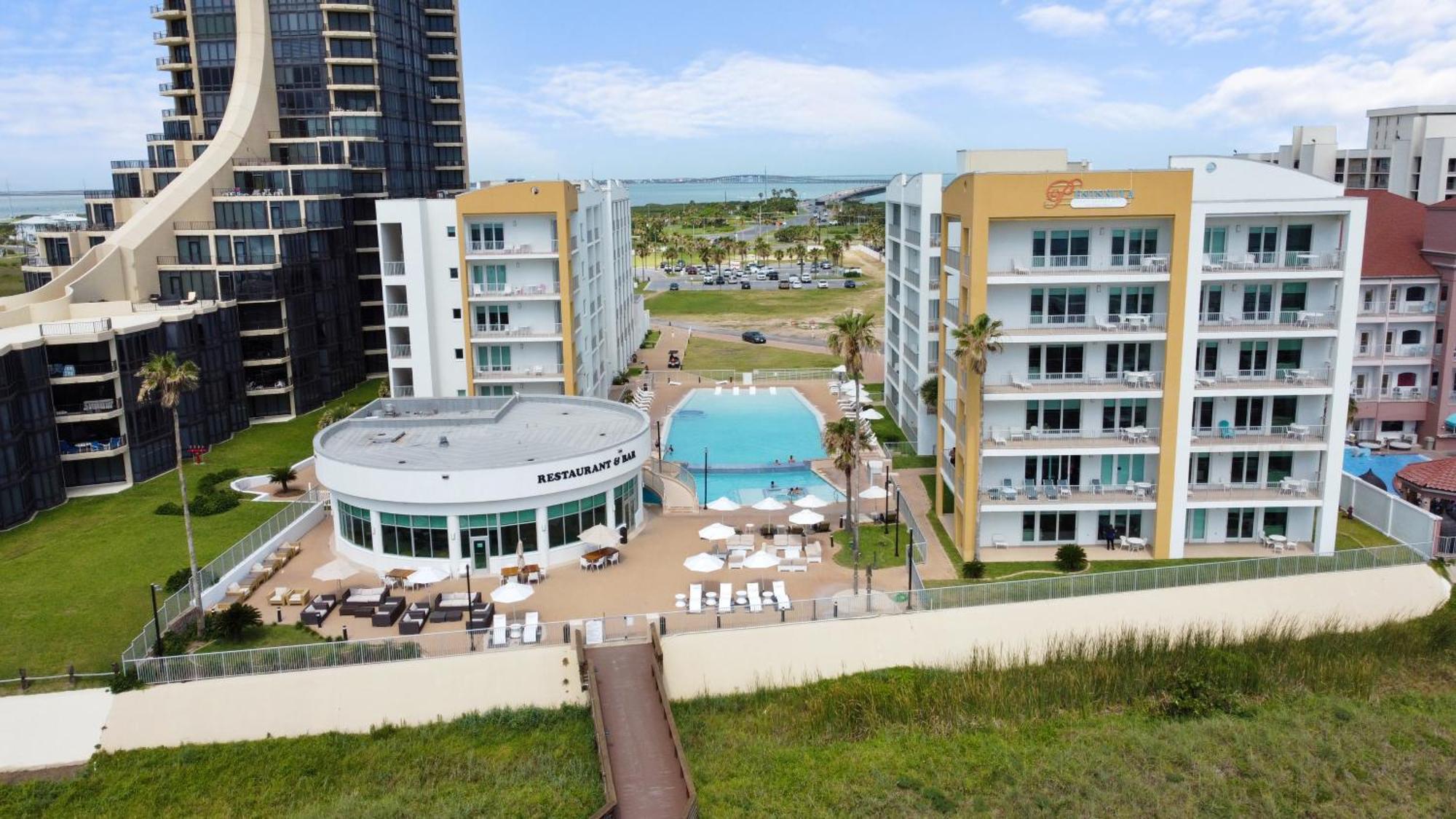Peninsula Island & - Beachfront At 4*
