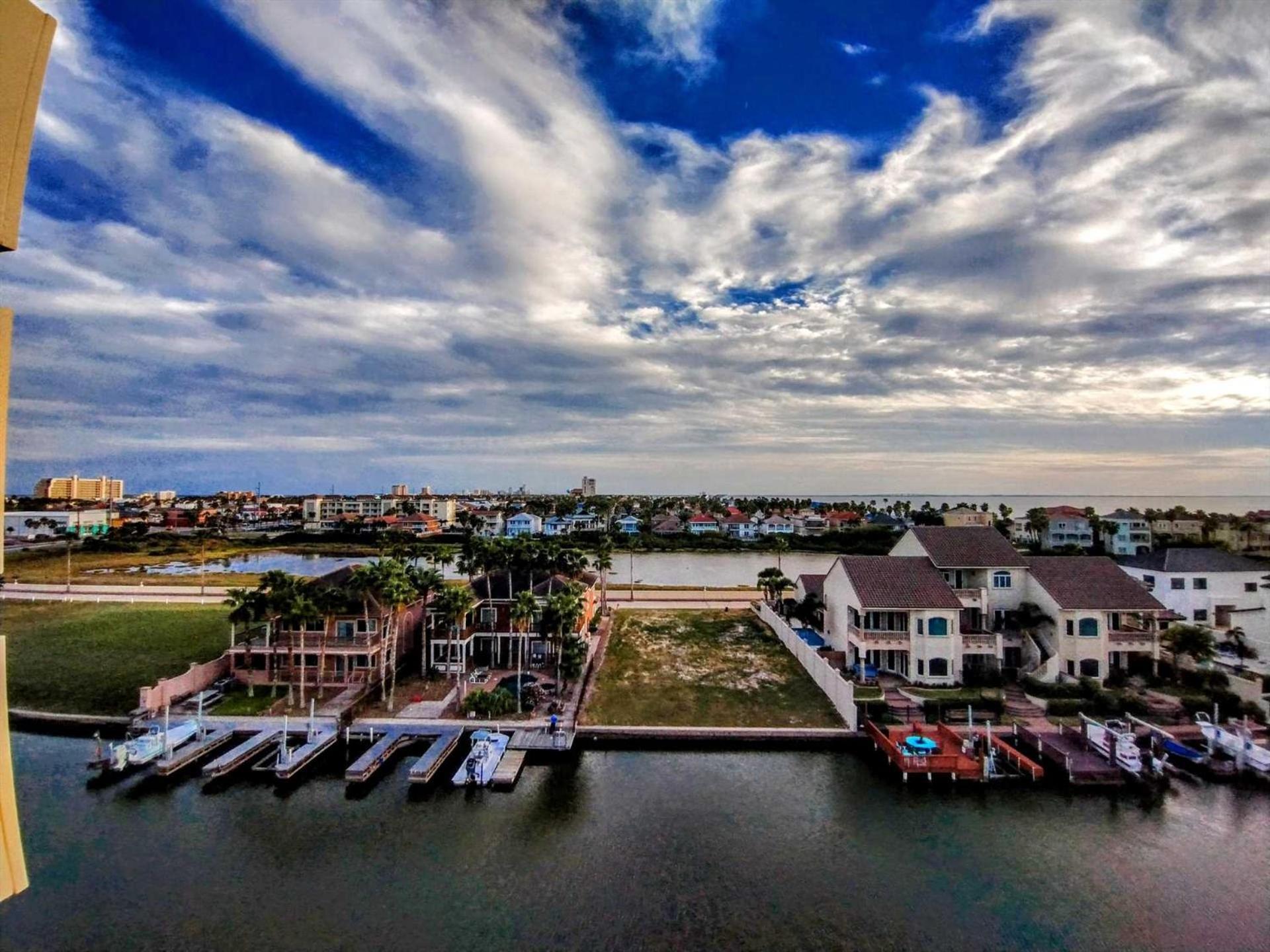 Landfall Towers 71 Apartment *