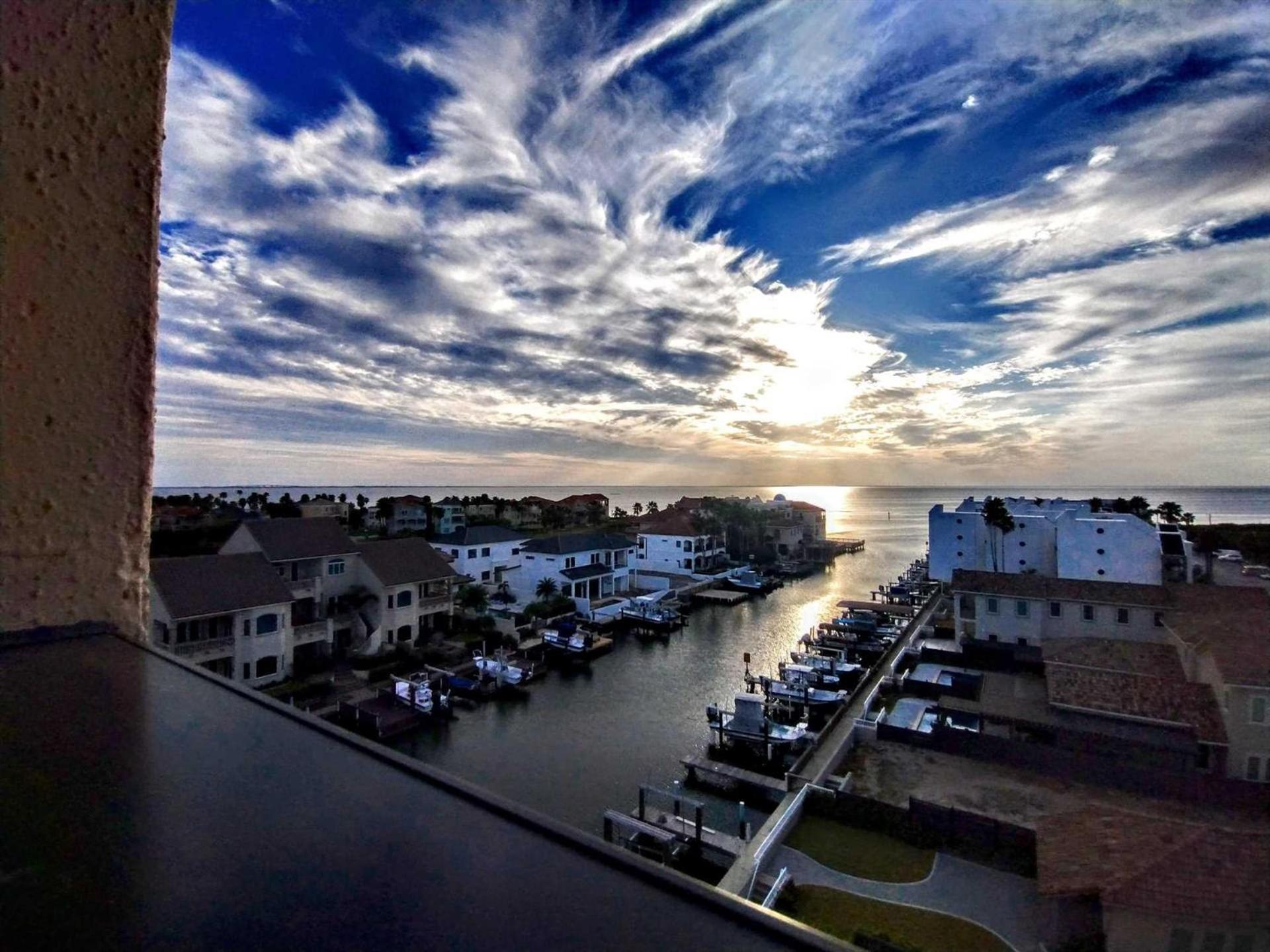 Apartment Landfall Towers 71 *