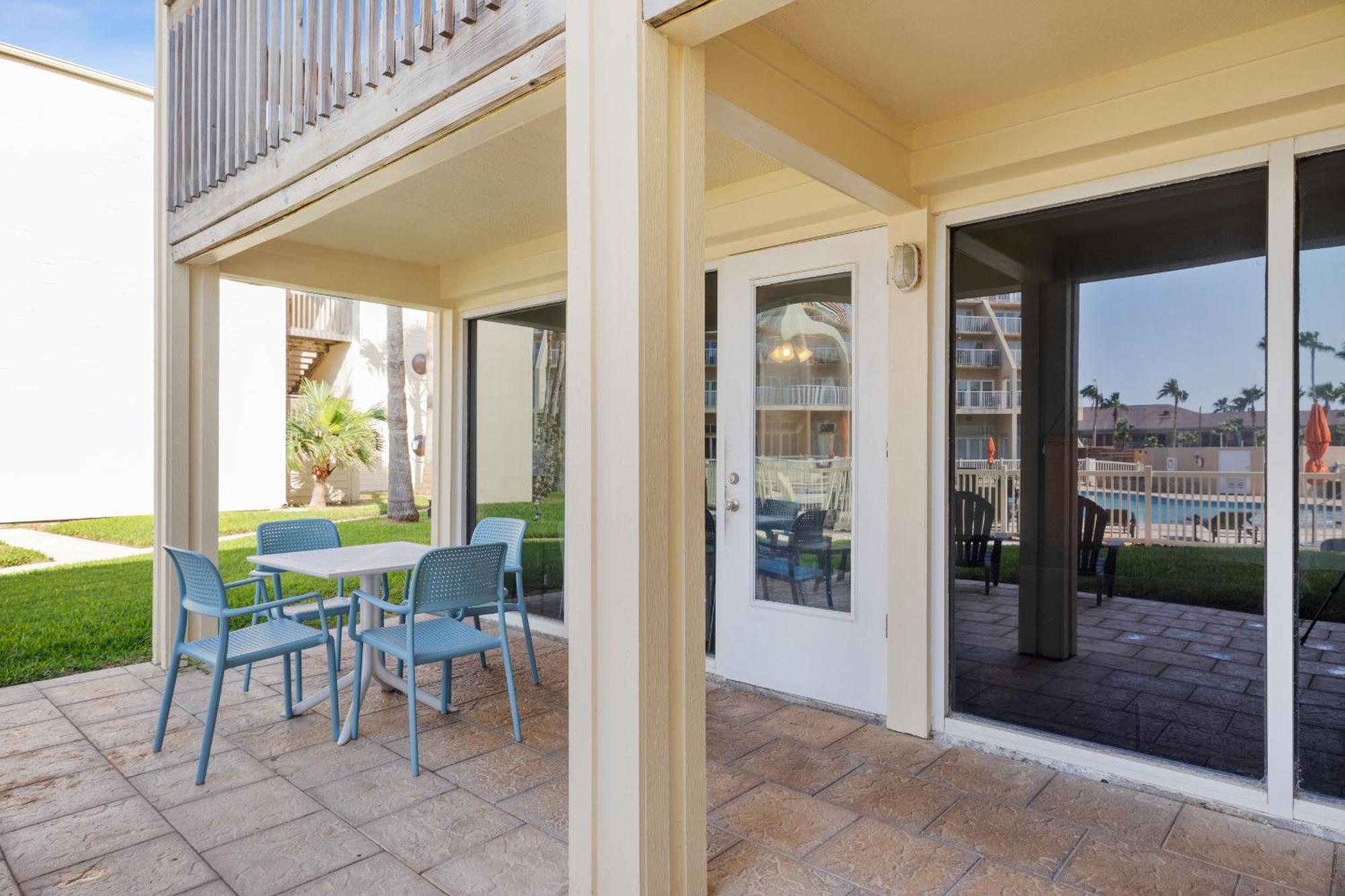 Ground Floor, Private Terrace And Access Apartment *
