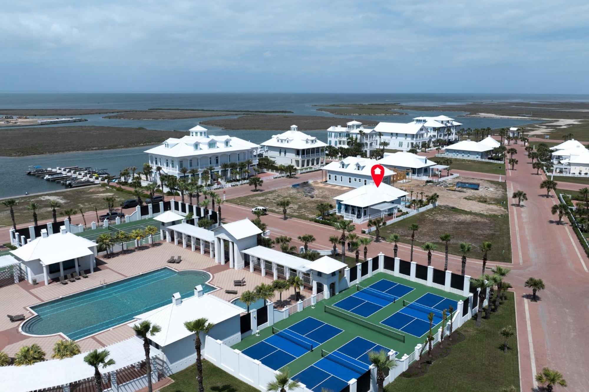 Holiday home Sea Pointer - Private House With Pool *
