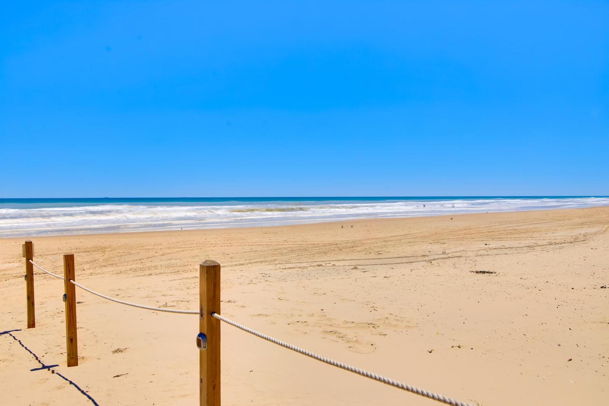 Beachfront, Pet-friendly Apartment