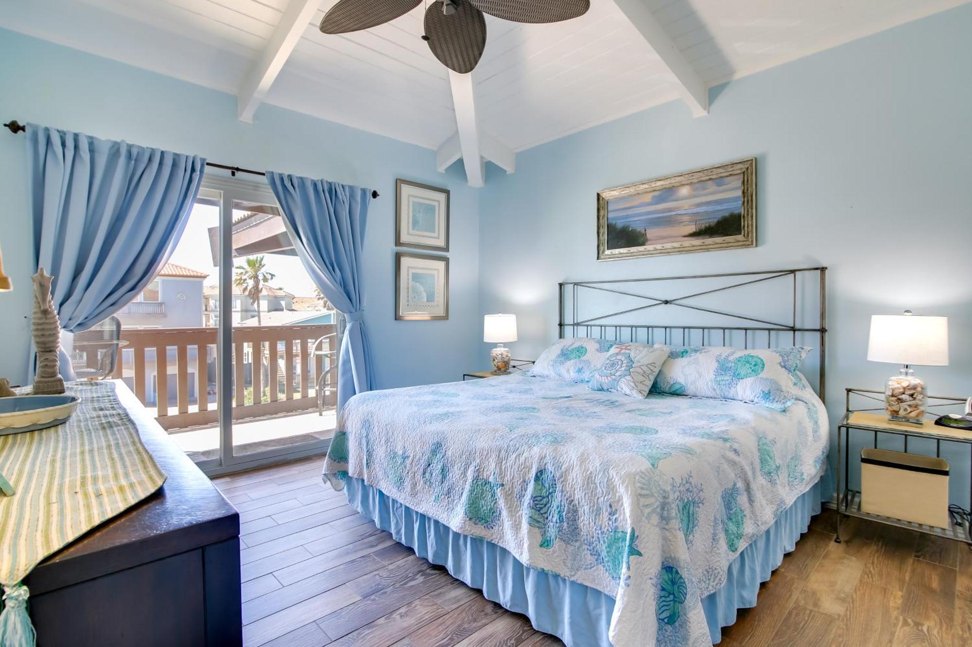 Beachfront, Pet-friendly Apartment South Padre Island