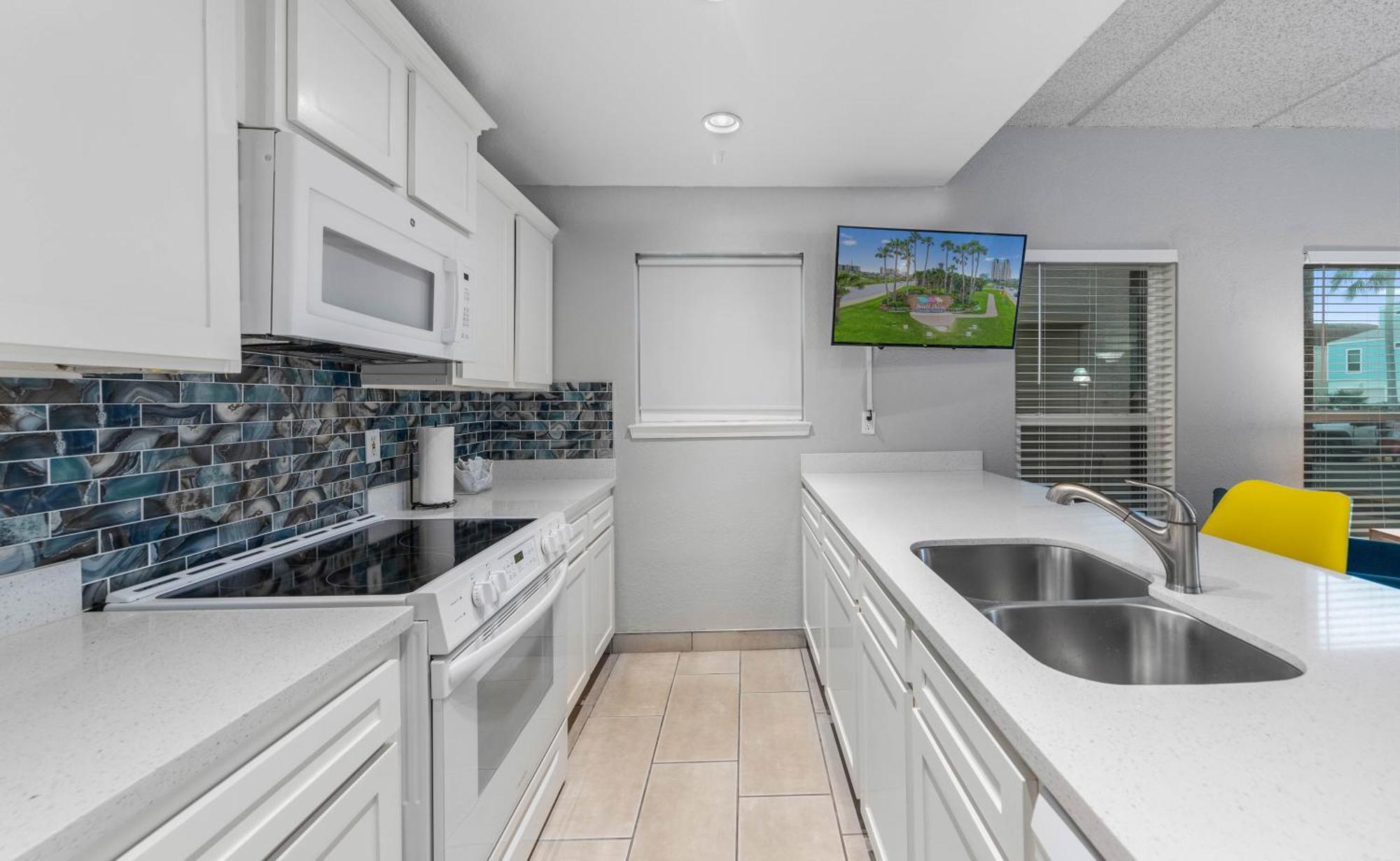 Spi - 1 Block Away Apartment