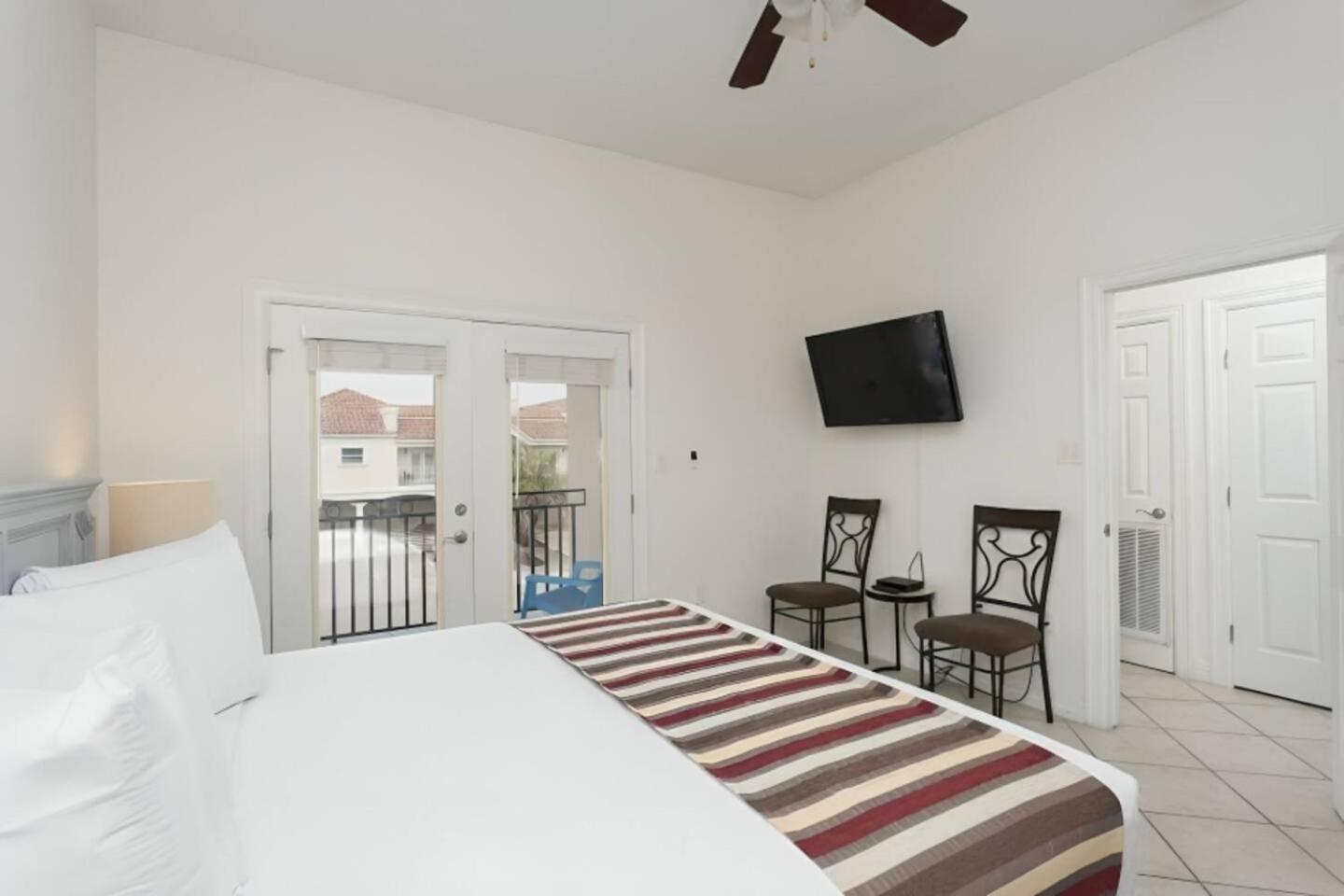Holiday home Coastal 3br3ba With Pool Access