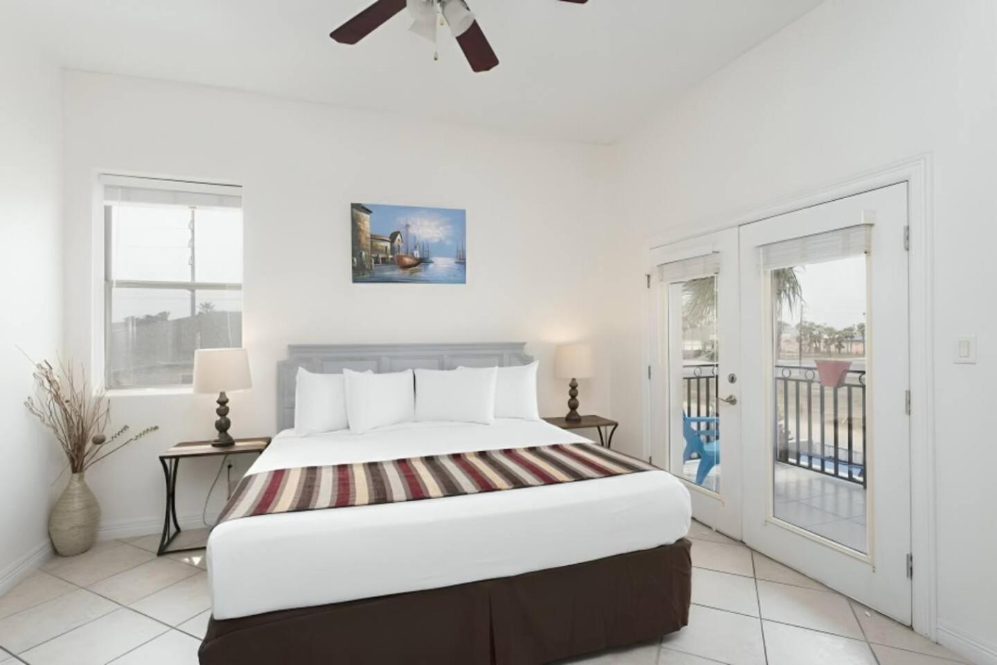 Coastal 3br3ba With Pool Access