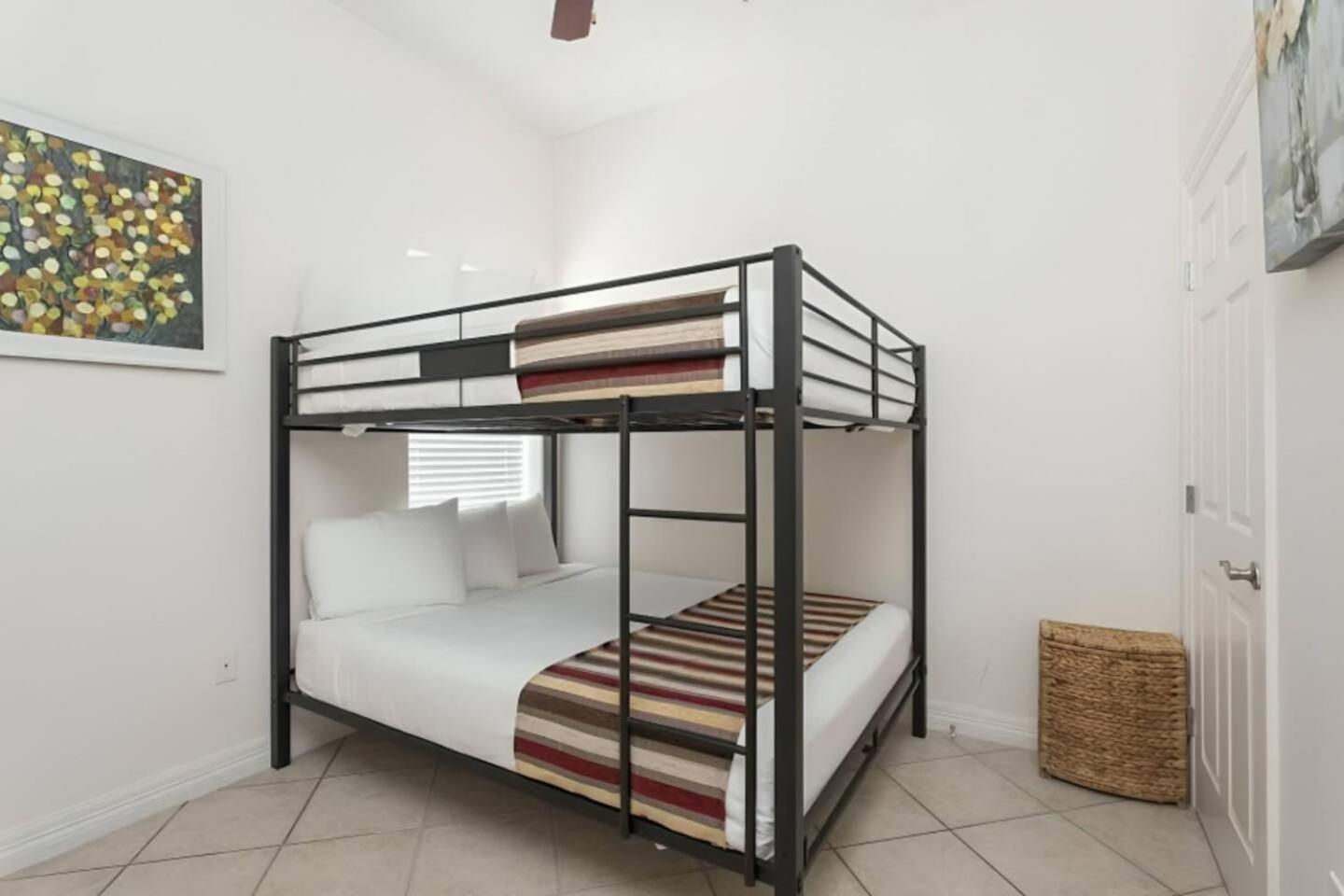 Holiday home Coastal 3br3ba With Pool Access