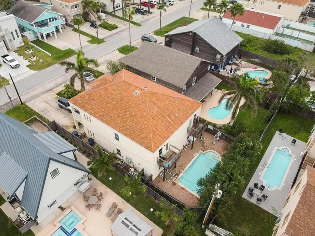 & Palms Holiday home