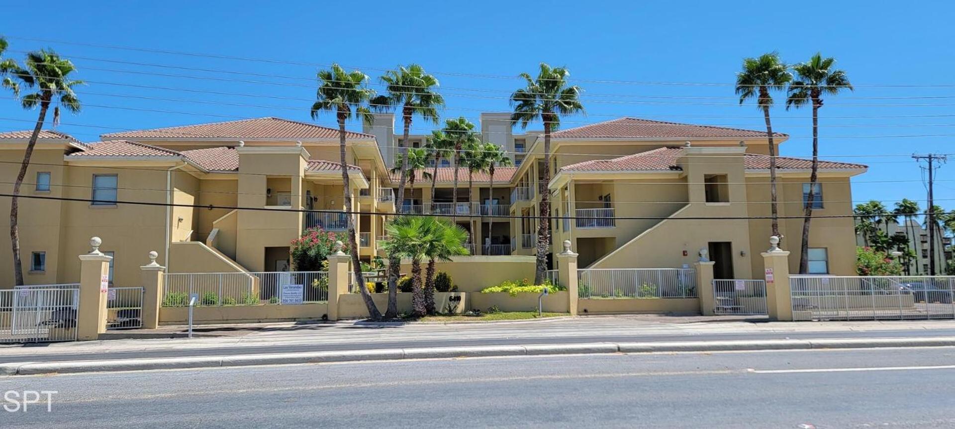 Verandas Apartment *