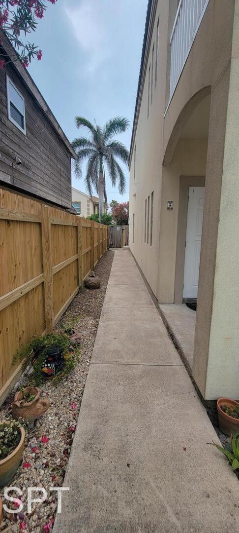 Holiday home & Palms *
