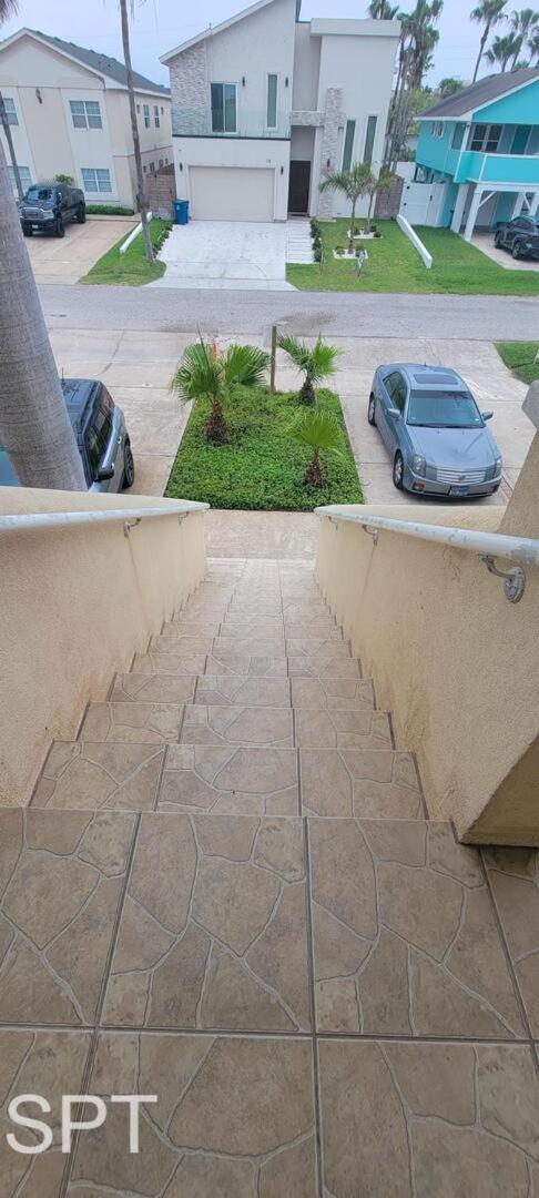 & Palms Holiday home *
