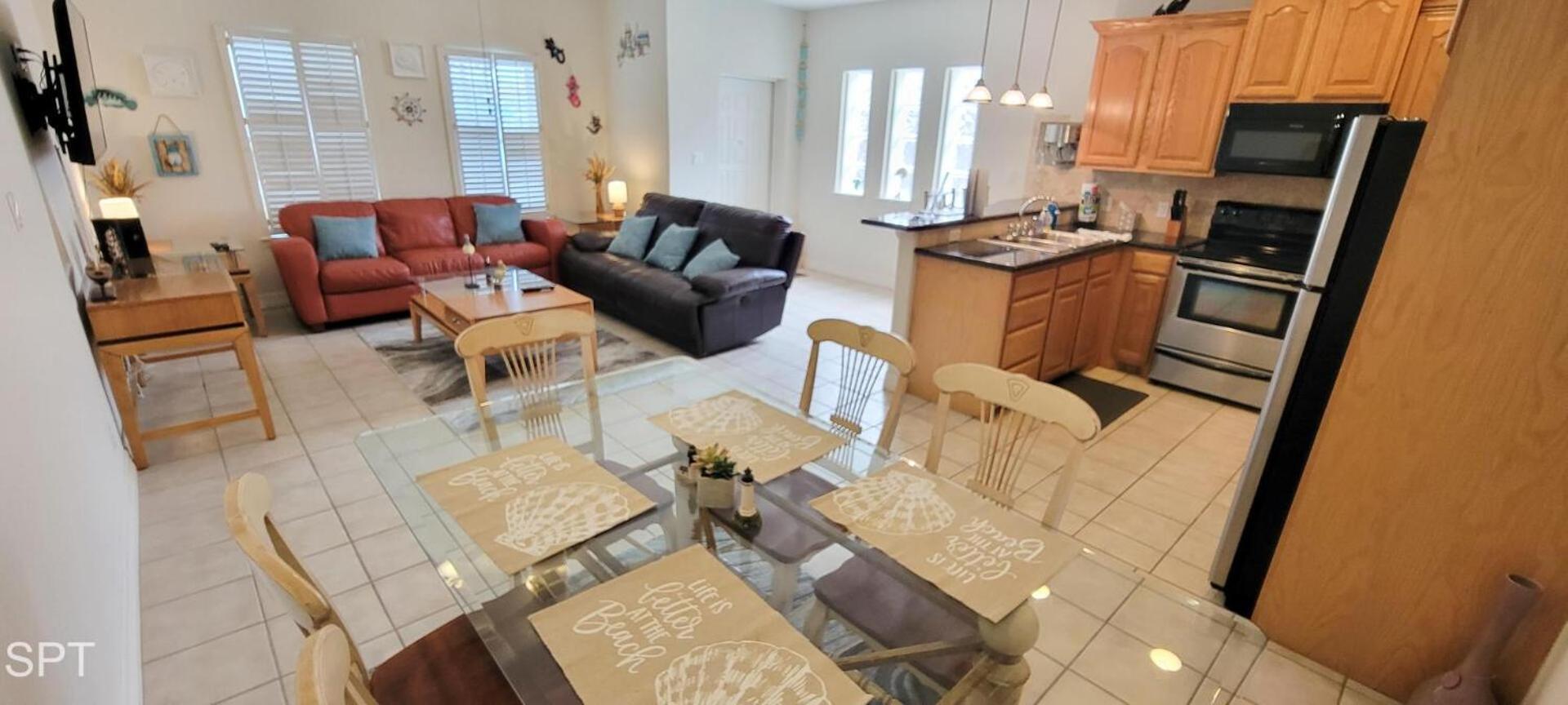 & Palms Holiday home