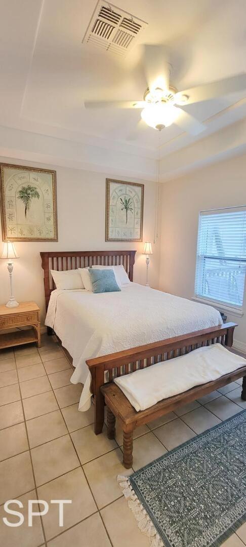 & Palms Holiday home