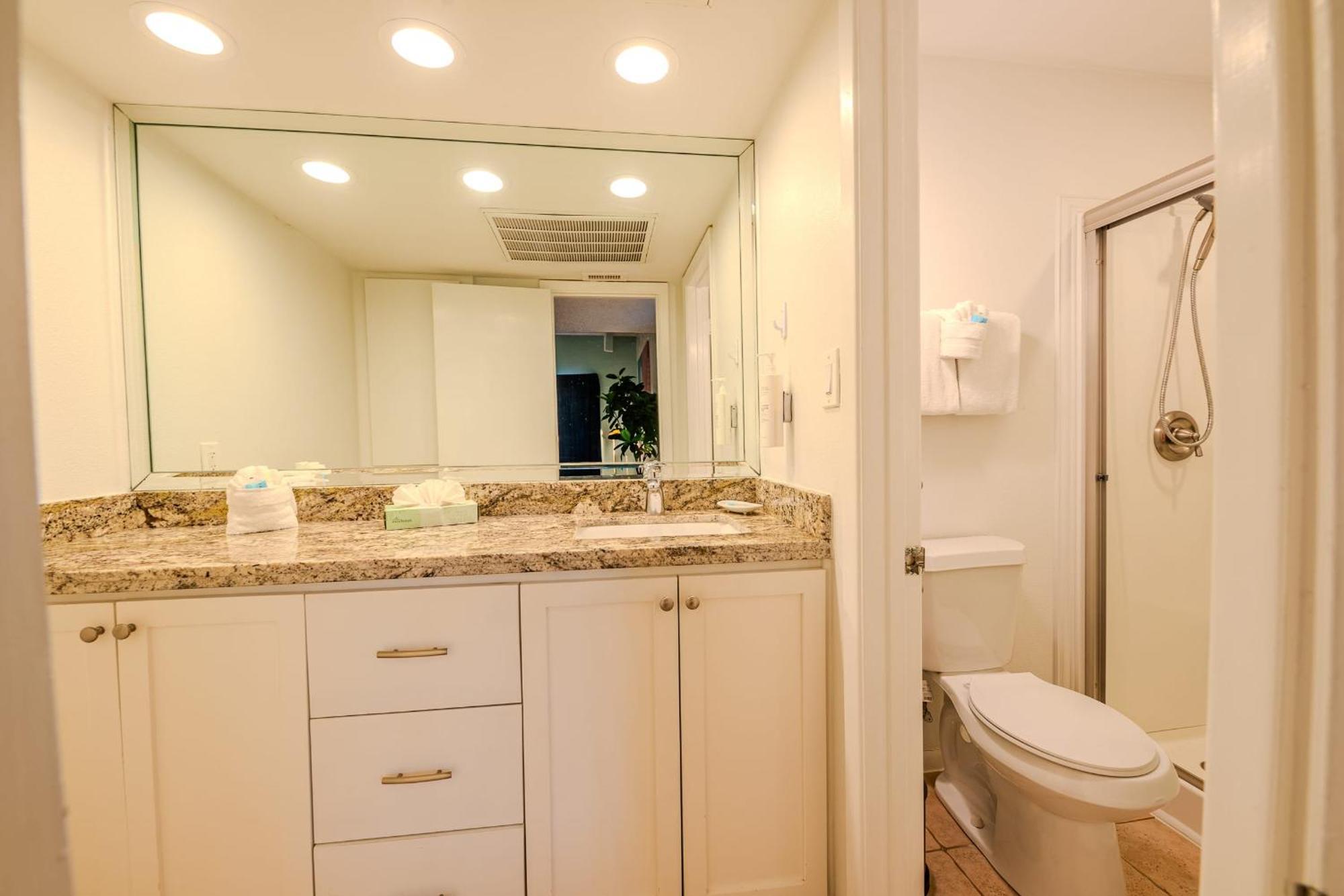 Kingfishers Retreat Serene 1br Escape With Balcony 207 Apartment