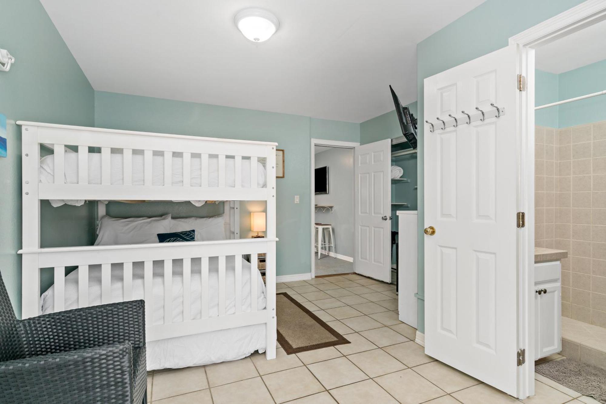 Holiday home Island Escape & Huisache Townhome *