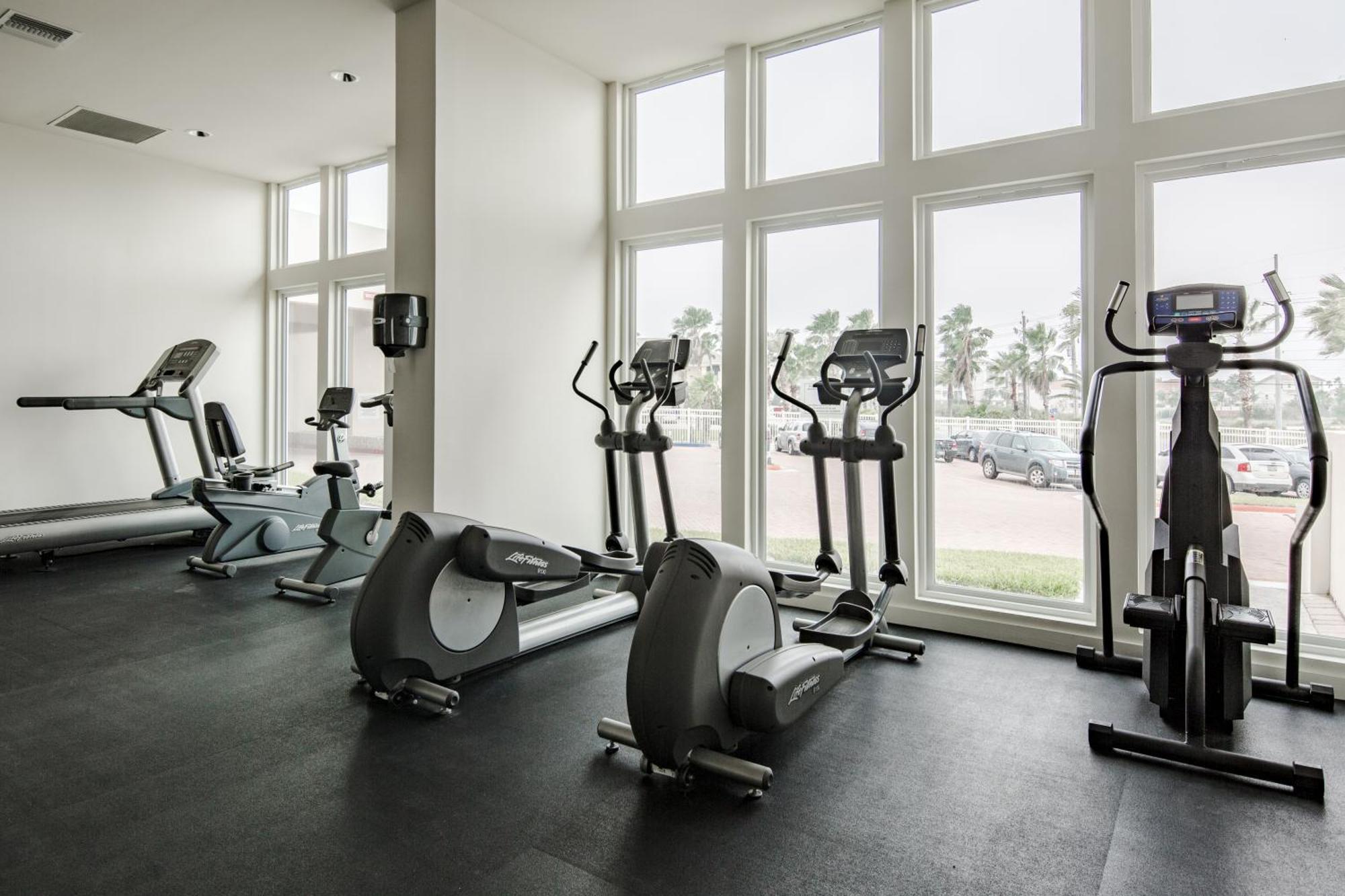 Ground Level Pet-friendly Seconds From Beach * South Padre Island