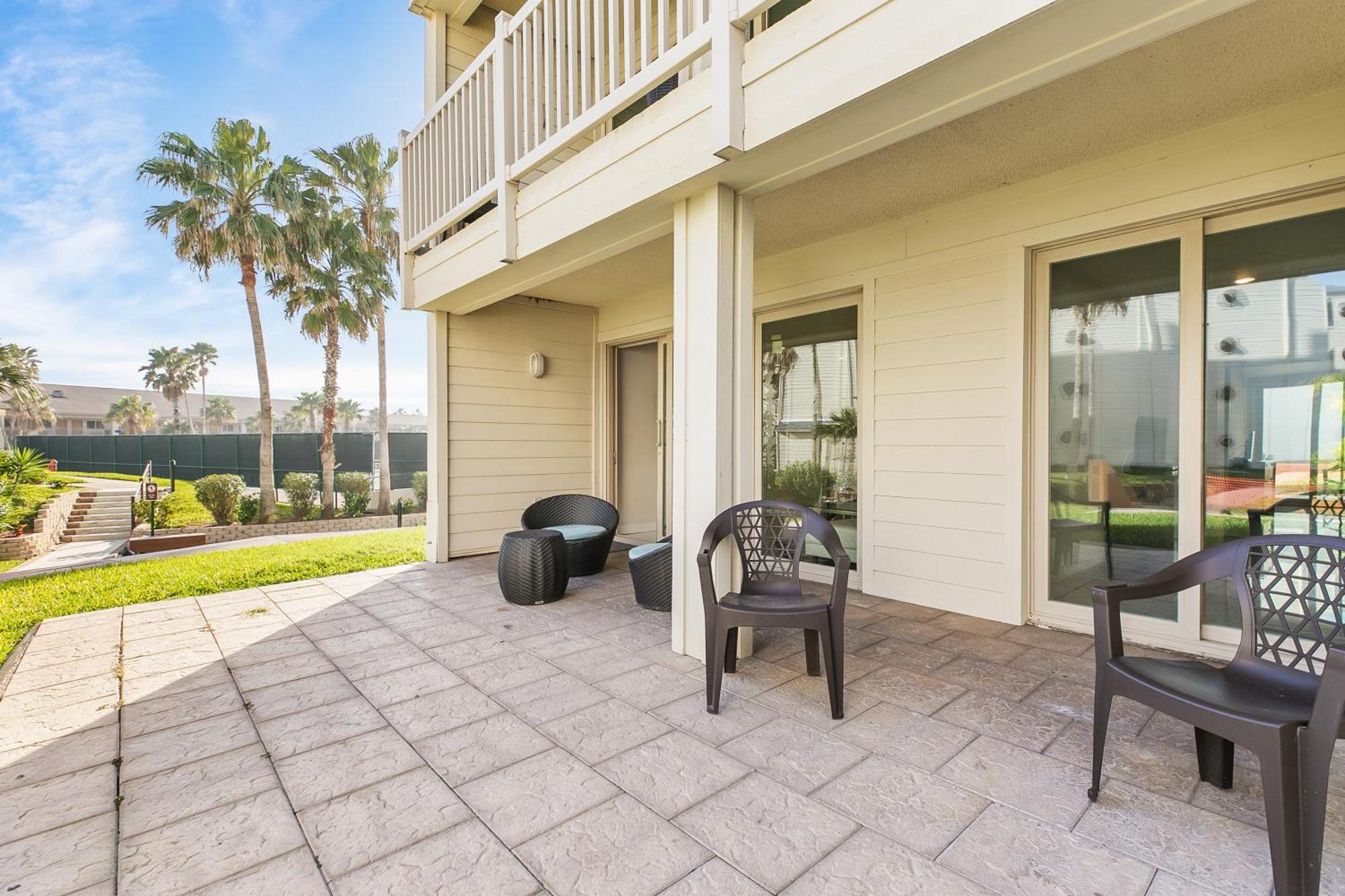 Ground Level Pet-friendly Seconds From Beach Holiday home South Padre Island