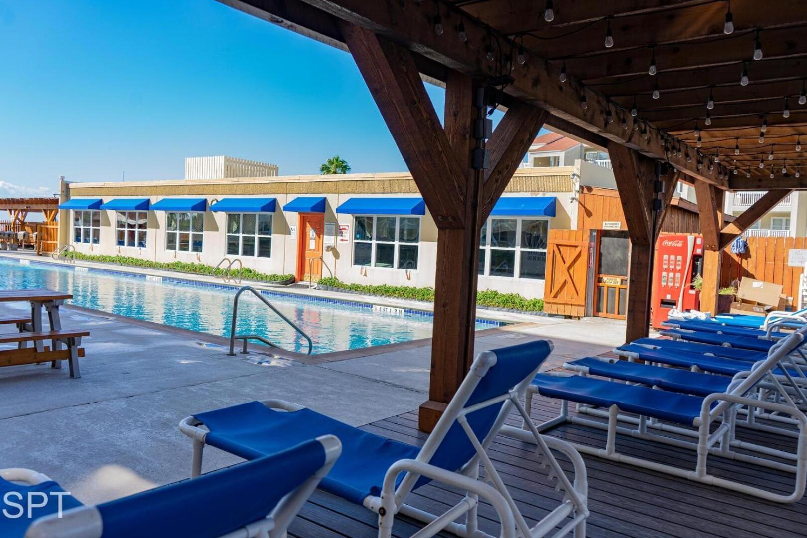 Luxe 1 Bedroom House With Pool - Gulfview Ii Unit 410 Apartment