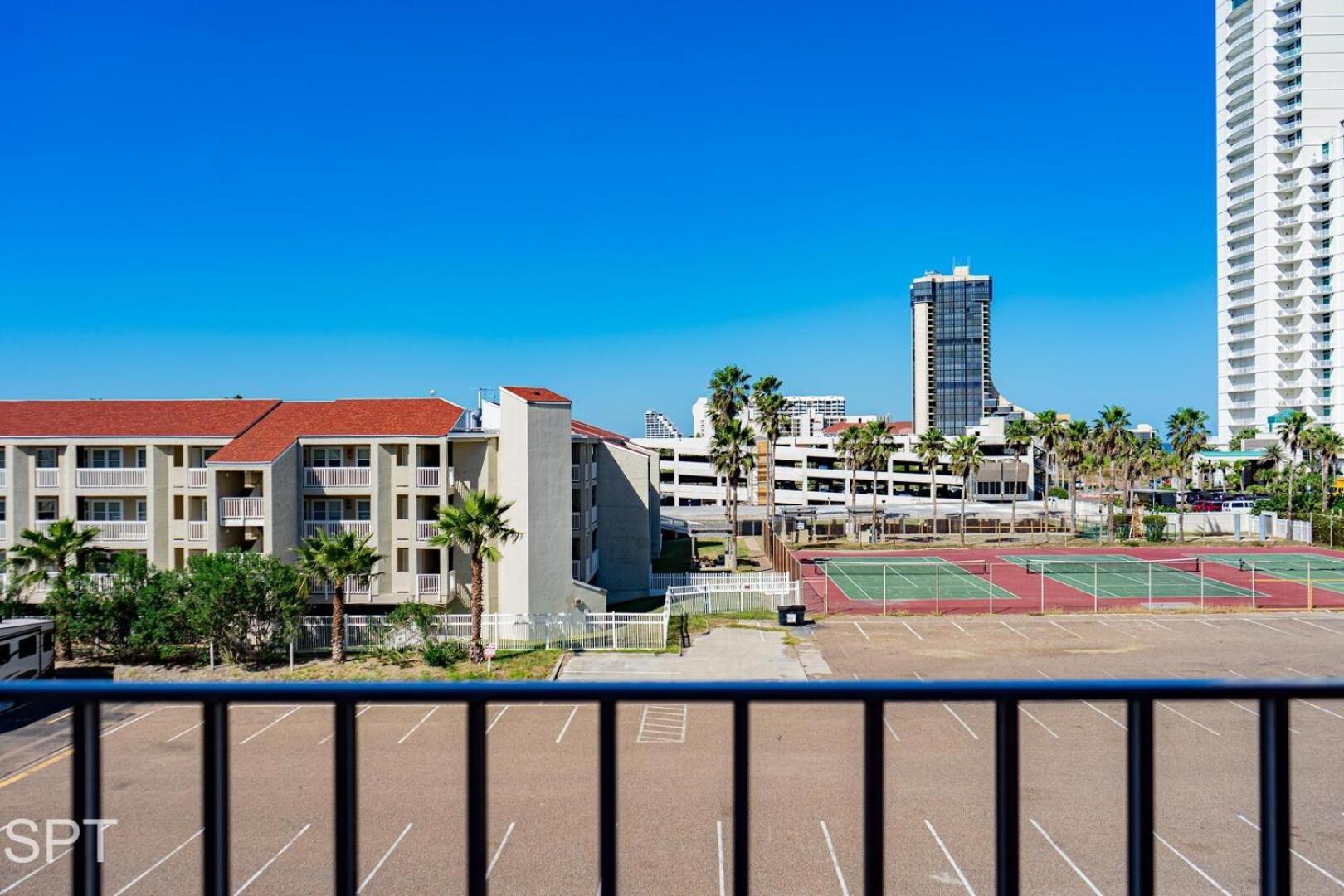 Luxe 1 Bedroom House With Pool - Gulfview Ii Unit 410 Apartment