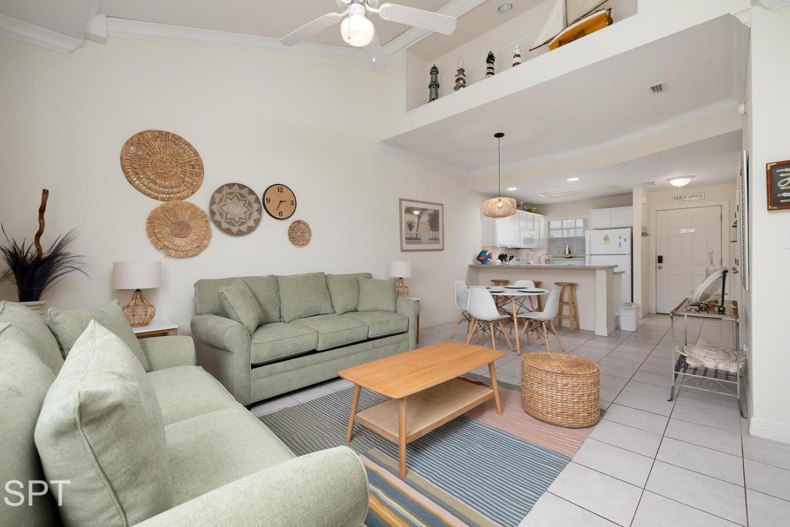 Sea Dancer #10 Apartment