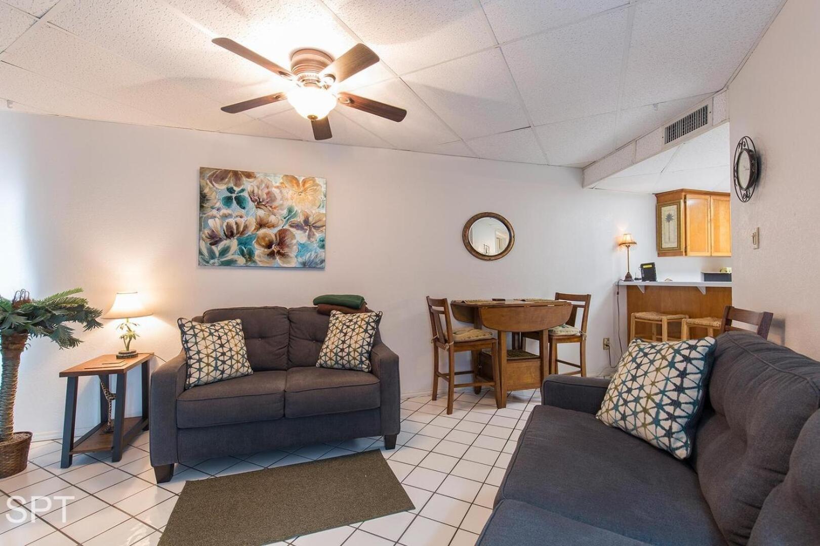 Aquarius #908 Apartment