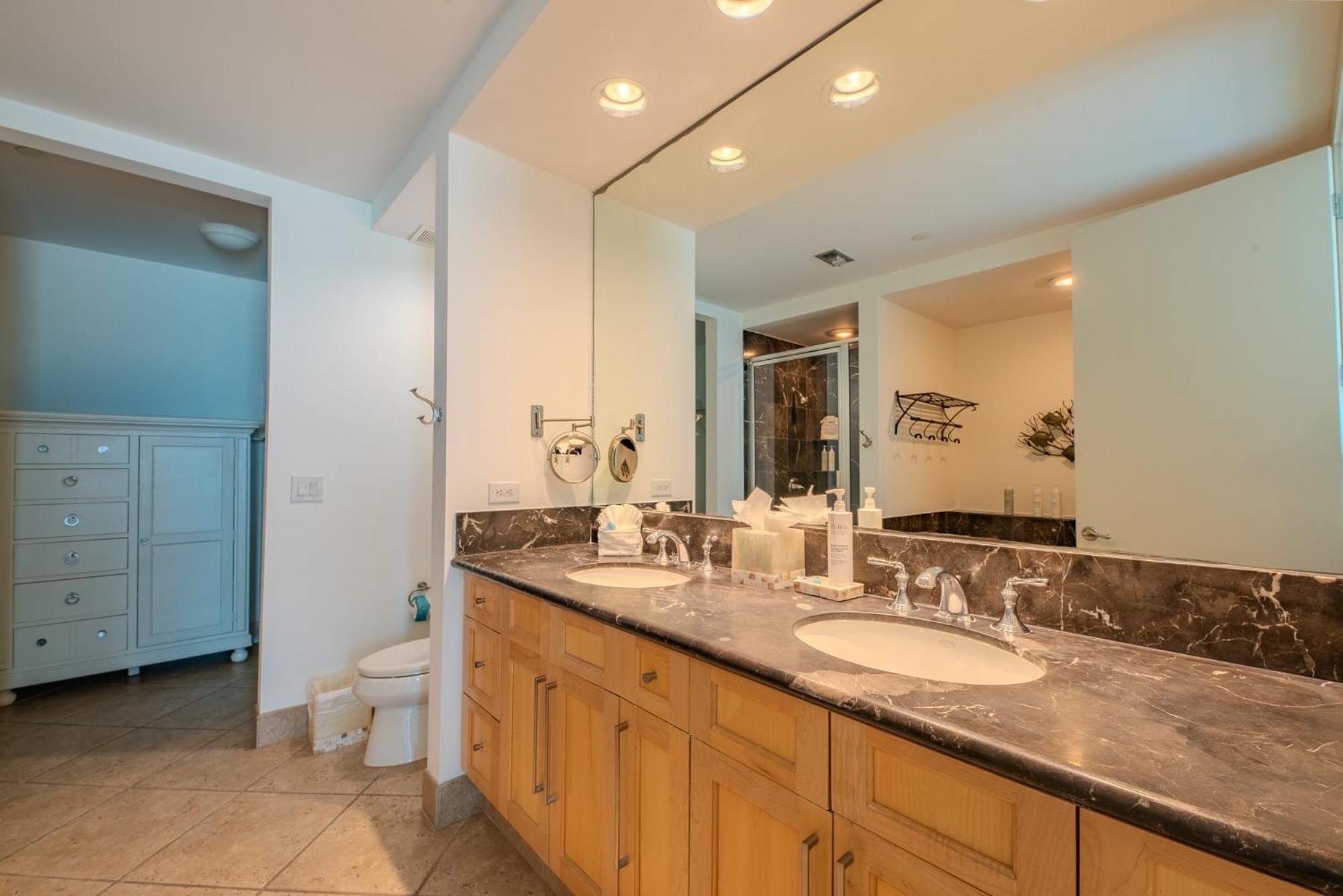 Apartment Sapphire Beachfront #1108 *