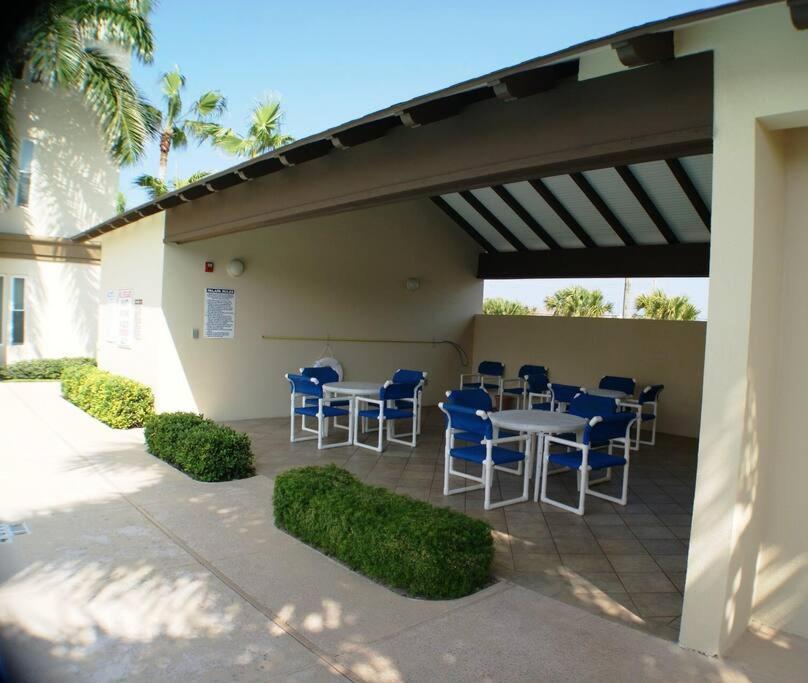 Marinas 106 Channelfront Boatslip Waterview Apartment
