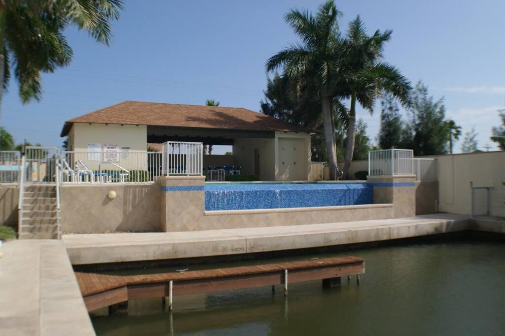 Apartment Marinas 106 Channelfront Boatslip Waterview South Padre Island