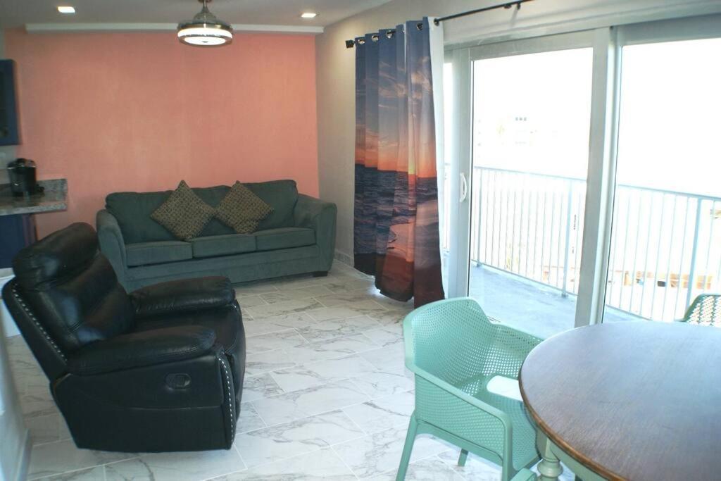 Apartment Aquarius#403 Beachfront With Ocean View