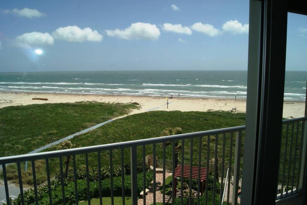 Aquarius#403 Beachfront With Ocean View Apartment