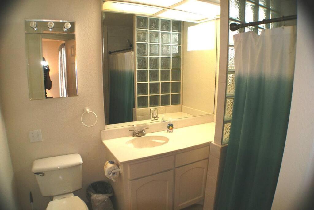 Apartment La Perla#12 Mid-island 3 Minute Walk To Access