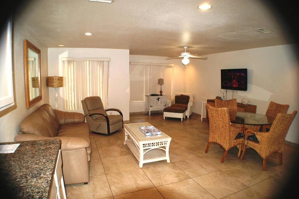 La Perla#12 Mid-island 3 Minute Walk To Access Apartment *