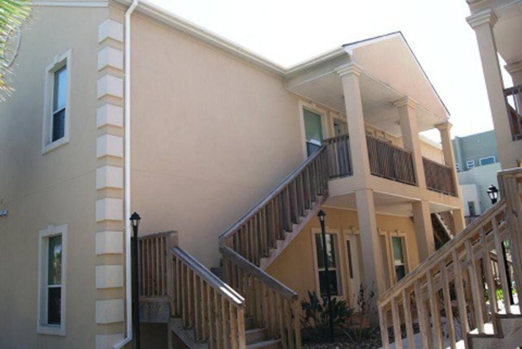 Esc 3 Luxurious 3 Minute Walk To Access *