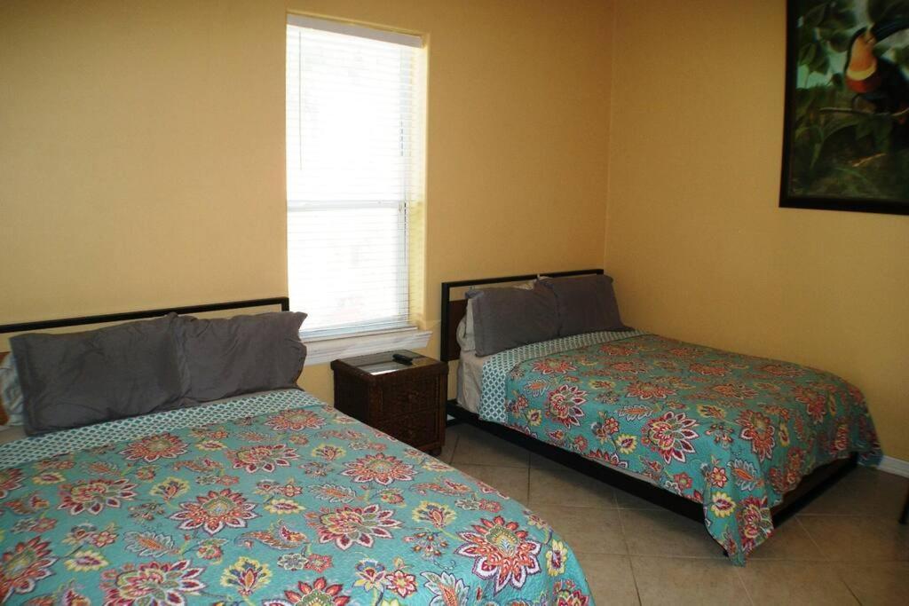 Esc 3 Luxurious 3 Minute Walk To Access *