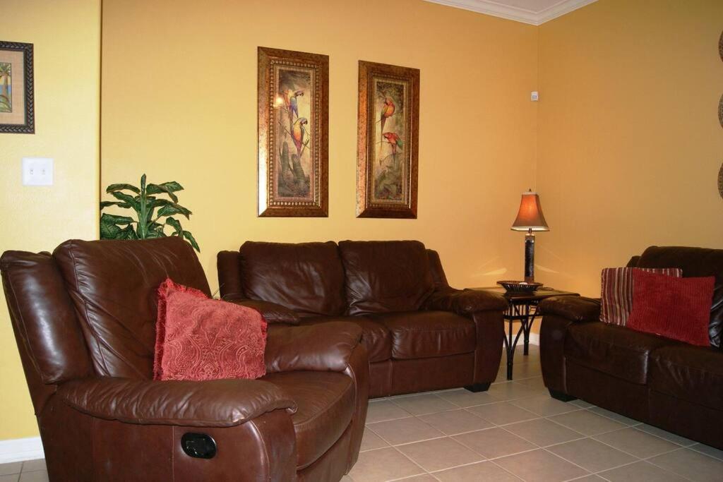 Cabos Ii #2 Mid-island 2-3 Minute To Walk Access Apartment South Padre Island