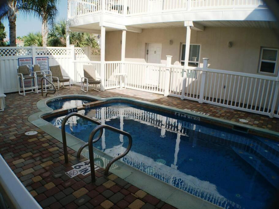 Apartment Cabos Ii #2 Mid-island 2-3 Minute To Walk Access *