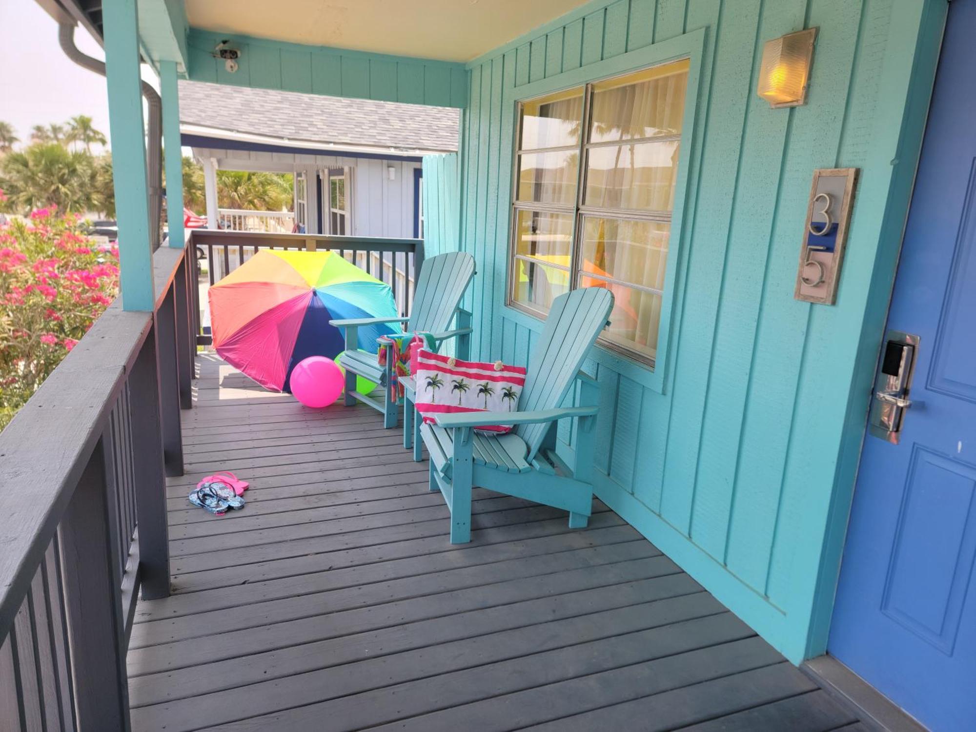 Hotel Upper Deck And Bar - Adults Only 3*