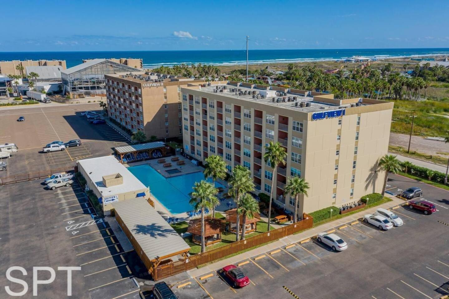 Access With Pool, Hot Tub Area & Bbq - Gulfview I - Unit 213