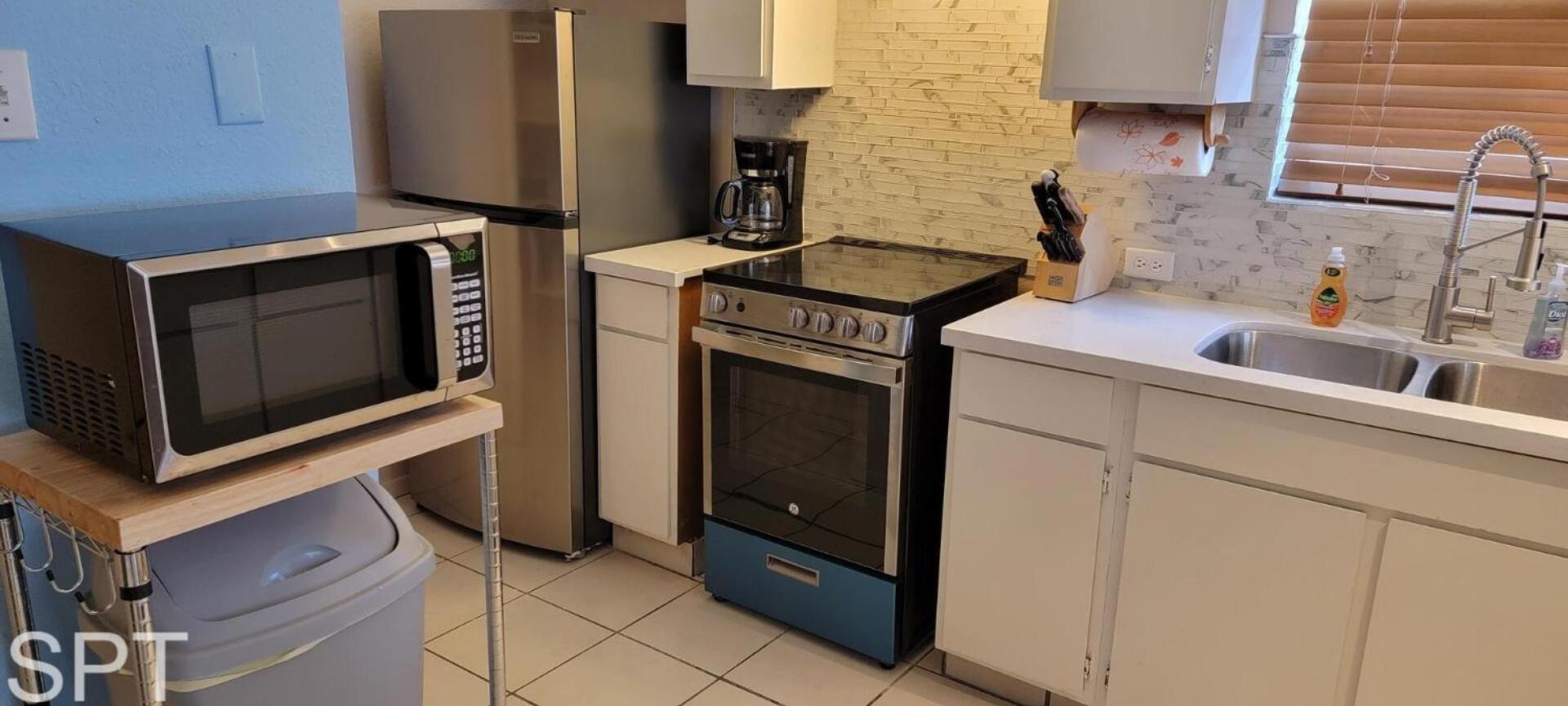 Access With Pool, Hot Tub Area & Bbq - Gulfview I - Unit 213 Apartment *