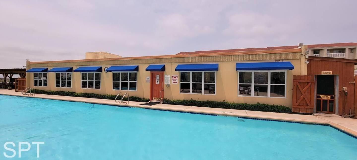 Access With Pool, Hot Tub Area & Bbq - Gulfview I - Unit 213 South Padre Island
